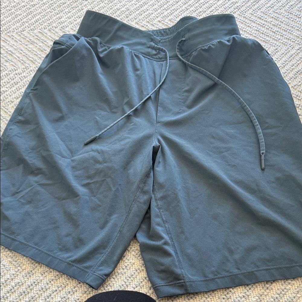 Men's Lululemon NWOT license to train Blue Athletic Shorts